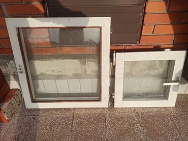 Prozori: Dva prozora bez okvira: veći 69x71,5cm duplo staklo i manji 50x47,5 — 1