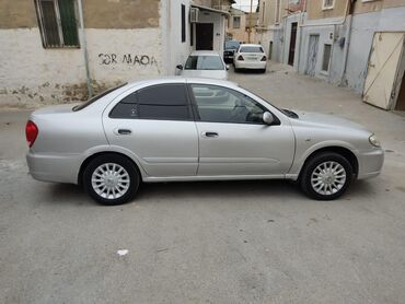 nisan altima: Nissan Sunny: 1.3 l | 2010 il Sedan