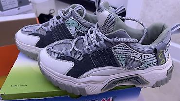 nike react: Кроссовки женские, летние, дышащие. Цена 500сом — 1