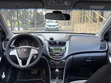hyundai accent 2016: Salam 167000 km probeq orjinal problemsiz maşın qiymət 15400 AZN — 9