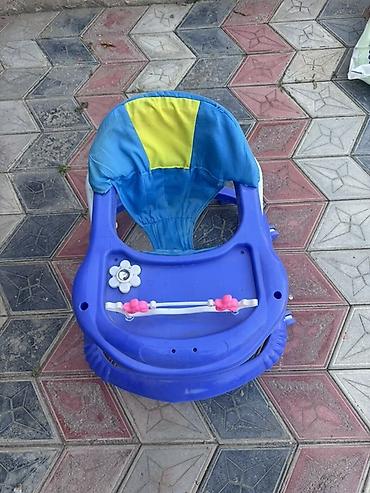 baby walker: Uşaq gəzgəni (baby walker) - Rəng: mavi gövdə, göy-sarı parça — 2