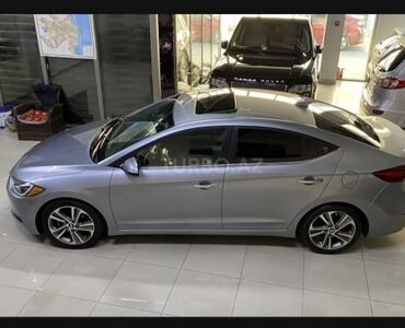 Hyundai: Hyundai Elantra: 2 l | 2017 il Sedan — 5