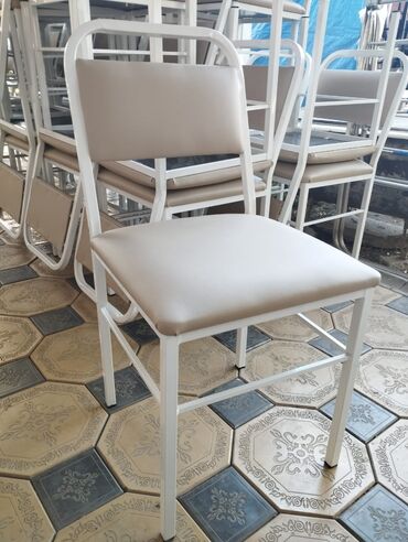 Стулья для кухни: Продаются железные стулья. Цена окончательна Доставка есть Стулья — 24