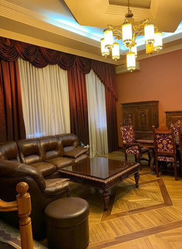 Köhnə tikili: 4 otaqli menzil m. Iceri Sheher.DUPLEX Mənzilin yerləşdiyi bina — 1