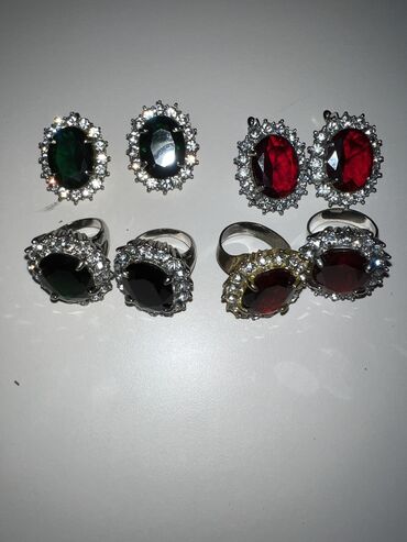 Sırğalar: Bijuteriya sırğalar. Hər şəkildəkinin Hamısı birlikdə 8 manat -da lalafo.az — 2 Sırğalar: Bijuteriya sırğalar. Hər şəkildəkinin Hamısı birlikdə 8 manat — 2