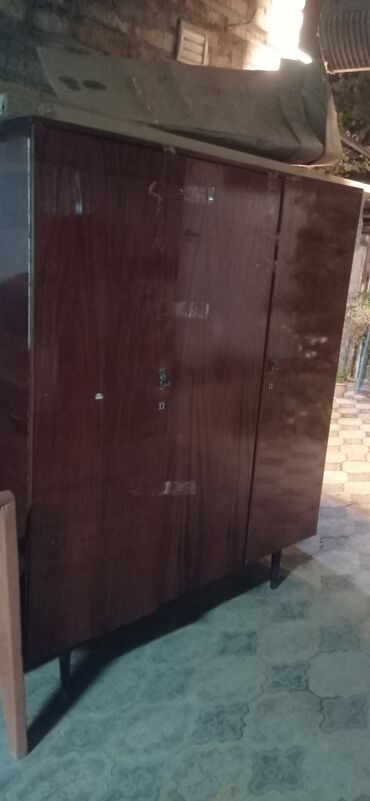 Шкафы: Продаю Шефонер совецкий от полерованный в хорошем состоянии Ширина