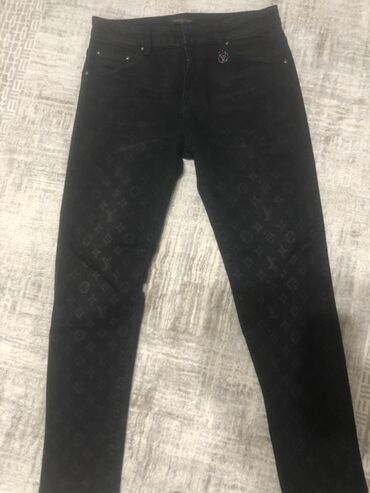 Çəngəllər: Louis Vuitton kişi cins şalvarı - Rəng: qara - Dizayn: parça boyunca