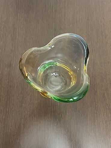 meduza guldan: Bir vaza, Bogem şüşəsi — 2