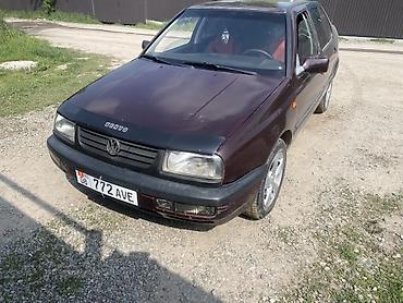 Volkswagen: Volkswagen Vento: 1993 г., 2 л, Кол менен иштөөчү, Бензин, Седан — 4