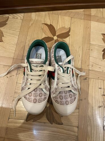 Uşaq ayaqqabıları: 32 razmer,yaxshi veziyyetde -da lalafo.az — 22 Uşaq ayaqqabıları: 32 razmer,yaxshi veziyyetde — 22