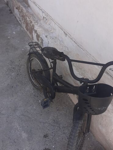 Sabirabada 16tlıq yesevet satlır 30azına barter də olunur uşaq