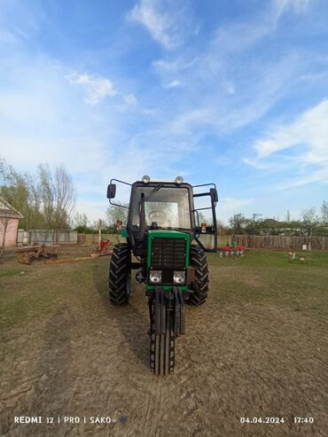 belarus traktor: Tam təzə texnikadır, alınıb garaj şəraitində saxlanılıb. Qiymətdə