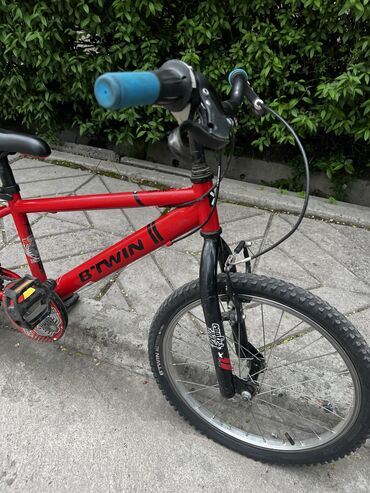 Продаю велосипед В отличном состоянии На возраст 7-9 лет