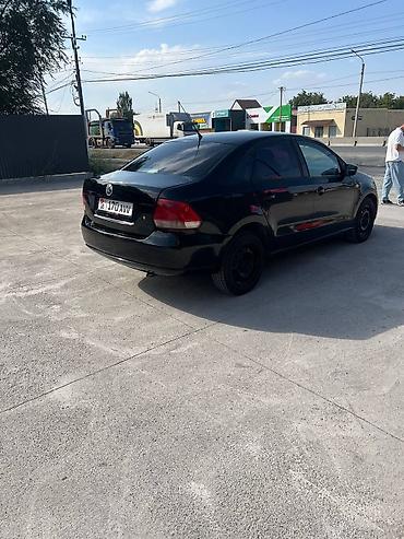 машина для пола: Volkswagen Polo: 2012 г., Бензин, Седан — 3