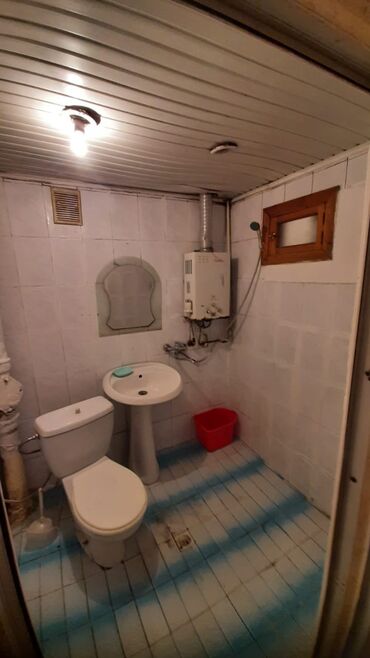 Uzunmüddətli kirayə mənzillər: Bileceride ploşada yaxin 300 nömreli mektebe yaxin 5/1 mertebesinde 2 — 10