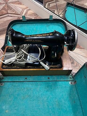 tikis isi: Elektrikli tikiş maşını – portativ qutuda - Klassik tipdə, metal — 1