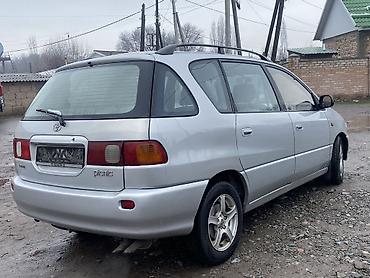 Транспорт: Toyota Picnic: 1997 г., 2 л, Механика, Бензин, Минивэн — 5