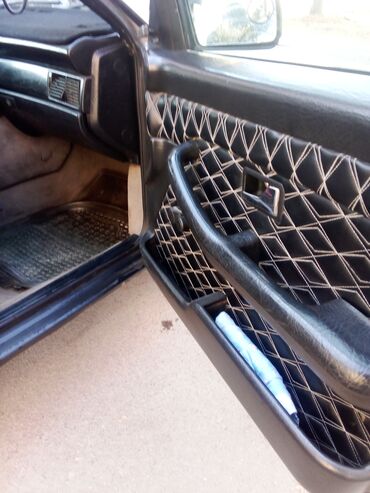 Audi: Audi 100: 1991 г., 2.3 л, Механика, Бензин — 14