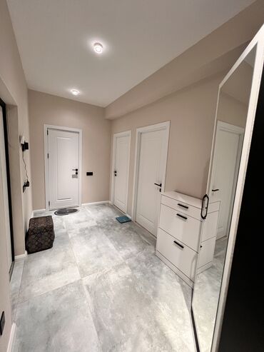 Uzunmüddətli kirayə mənzillər: Öz evimdir . 2 otaq kirayə verilir. Xırdalanda. Əla evdir isti pol — 17