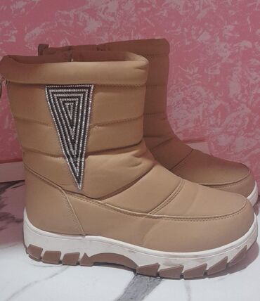 женские кожанные перчатки: Qadınlar üçün qış botları - Rəng: bej 1 defe geyinilib ölçü 38 ölçü