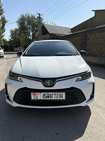 Toyota Corolla: 2019 г., 1.8 л, Автомат, Бензин, Седан