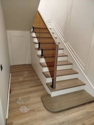 Деревянные лестницы: Стильная деревянная лестница, выполненная в классическом стиле — 20