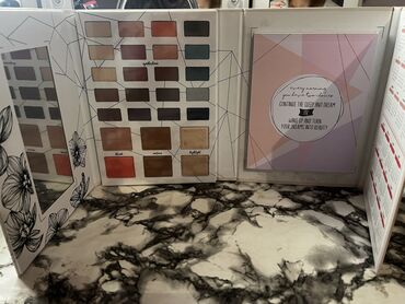 rajf za kosu zara: Essence paleta