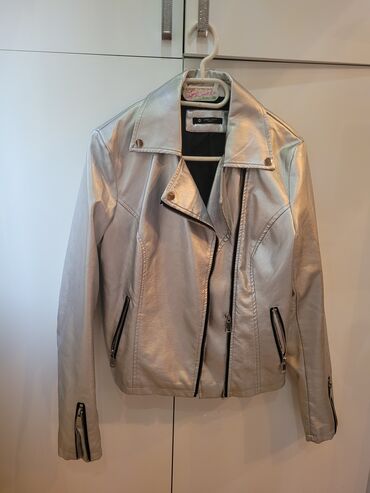 Куртки: Женская куртка L (EU 40), XL (EU 42), 2XL (EU 44)