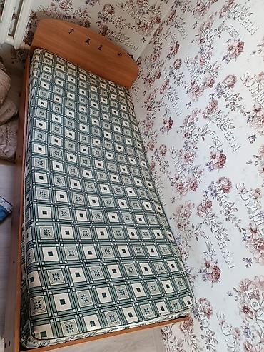 Эмерек: Односпальная кровать с матрасом. продам 2 кровати за 5тыс срочно — 2