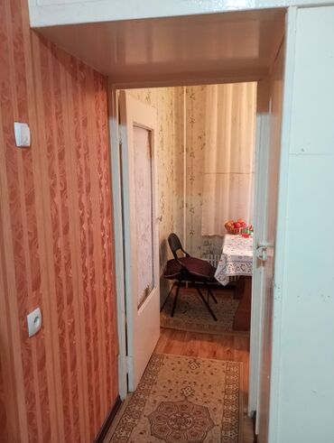 квартира берилет мкр кок жар: 1 комната, 33 м², 105 серия, 1 этаж, Старый ремонт