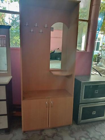 ofis əşyaları: Dəhliz üçün asılqanlı güzgülü dolab - Material: laminat/LDSP ağac — 1