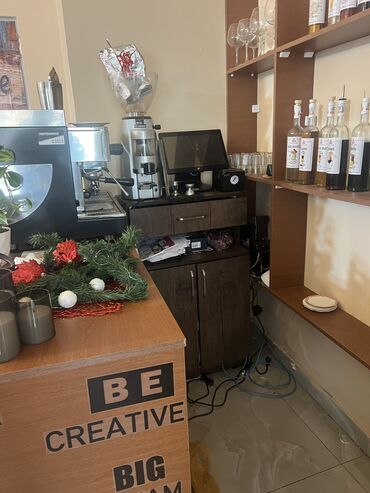 Hazır biznes: Hazır bisness satılır. İcaresi 1500 azn (15.000 manatlık statistik — 2