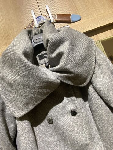 Paltolar: Mango palto. Boz rəng.3 dəfə geyilib.Çox gözəl,maraqlı və qeyri adi — 7