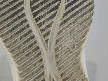 vinted bluzy: Buty sportowe 26, Używany — 4