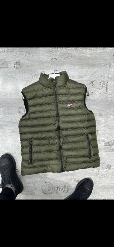 Prsluci: Muski prsluci
S M L XL XXL
Cena 3500 din — 7
