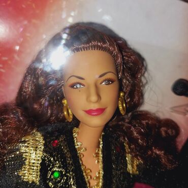 шарнирная кукла: Продаю коллекционную куклу барби оригинал Gloria Estefan barbie