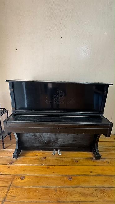Upright piano – “Kuban” (Краснодар) markalı Xüsusiyyətlər: - Korpus