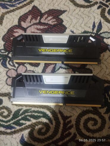 Operativ yaddaş (RAM) Corsair, 8 GB, 2133 Mhz, DDR3, PC üçün, İşlənmiş