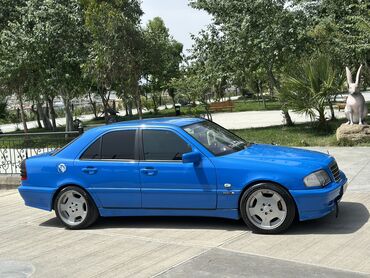 Mercedes-Benz: Mercedes-Benz 220: 2.2 l | 1998 il Sedan — 3