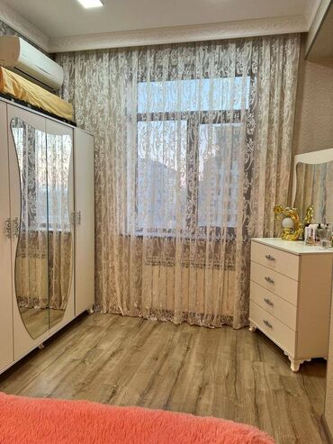 Uzunmüddətli kirayə mənzillər: İnşaatçılar metrosunun çıxışında, 14 mərtəbəli binanın 10-cu — 19