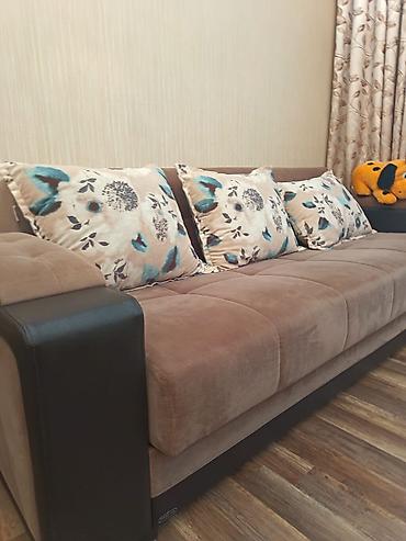 divan hovsan: Divan, Yeni, Açılan, Bazalı, Çatdırılma yoxdur — 1