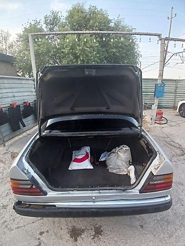 mercedes e class w124: Mercedes-Benz W124: 2.3 l | 1992 il Sedan — 10