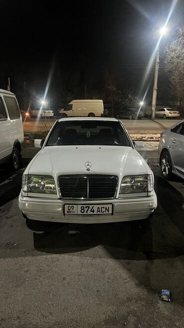 мерседес 2010: Mercedes-Benz W124: 1994 г., 2.2 л, Механика, Бензин, Седан