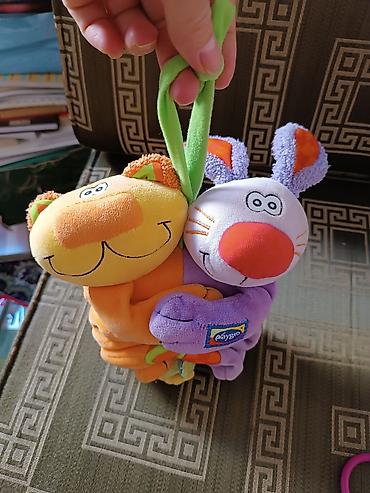 hello kitty duks: Playgro viseća igračka za kolica/krevetac – plišana gusenica sa — 1