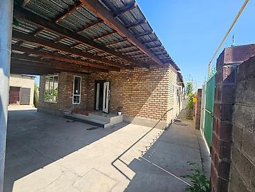 Продажа коттеджей и домов: Дом с благоустроенным двором и навесам 160квм 5 соток мебель остоется — 1