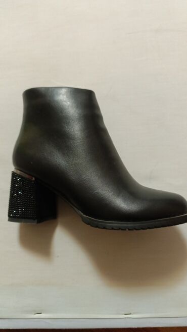 Ботинки и ботильоны: Женская осенняя обувь, (черный цвет): 1) Ботинки дерби из замши - — 28