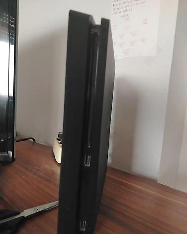 televizori: PS4 Slim1TB, otpuno ispravan i spreman za korišćenje. Konzola radi — 2
