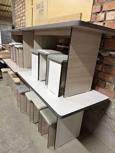 study table: Кухонные обеденные группы «стол + табуреты» Комплект состоит из — 1