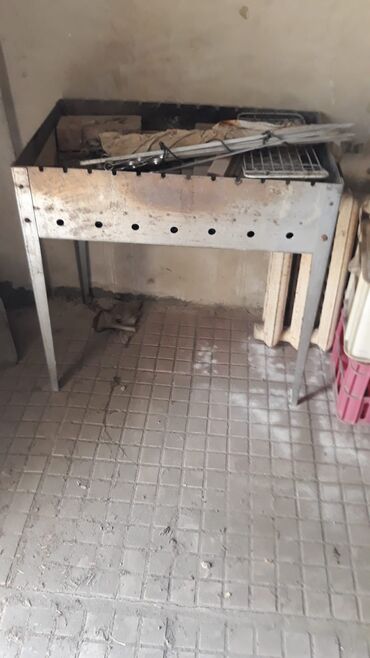 kabab sekilleri: Paslanmayan herbi zavodda xususi sifarisle hazirlanmis manqal . Sisle
