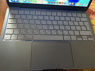 ikinci el macbook: Apple MacBook (boz/grafit rəng), 13 düymlük ekran Xüsusiyyətlər: - — 4